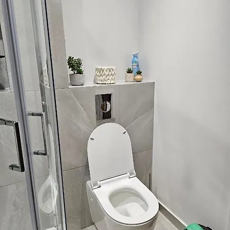 C2, Spacious 2 Bedroom Flat In Wembley Londres Exterior foto