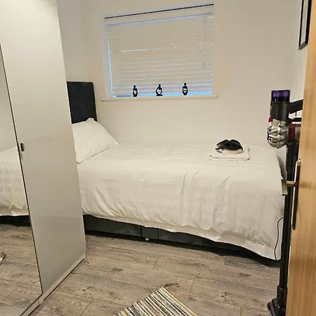 C2, Spacious 2 Bedroom Flat In Wembley Londres Exterior foto