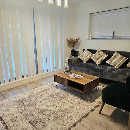 C2, Spacious 2 Bedroom Flat In Wembley Londres Exterior foto